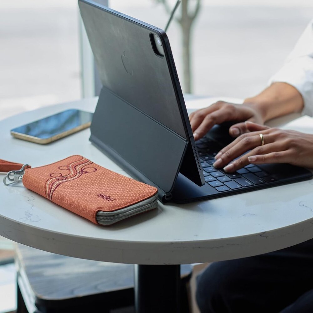 Intrepid Rustic Clay Rfid-Blocking Zip Around Clu… - image 8